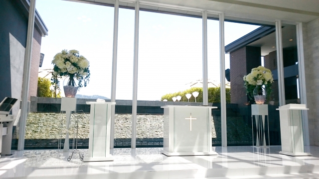 神父と牧師は何が違うのか？