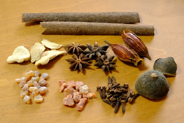 お香の種類・原料・製法・特徴の違い