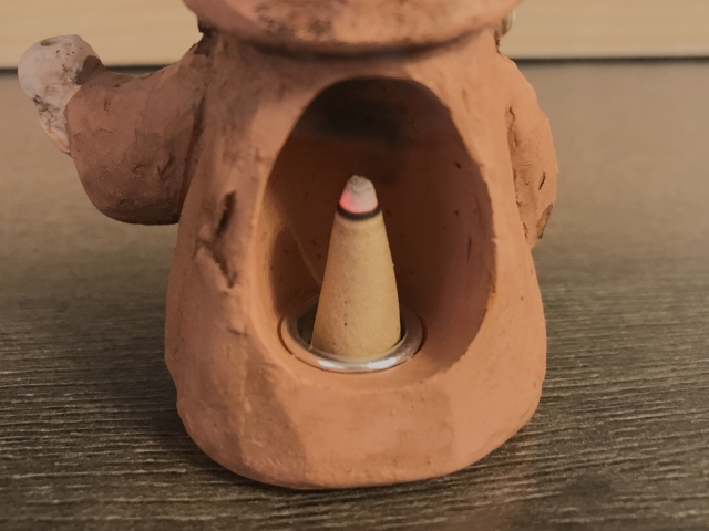 線香とお香の歴史 文化の違い