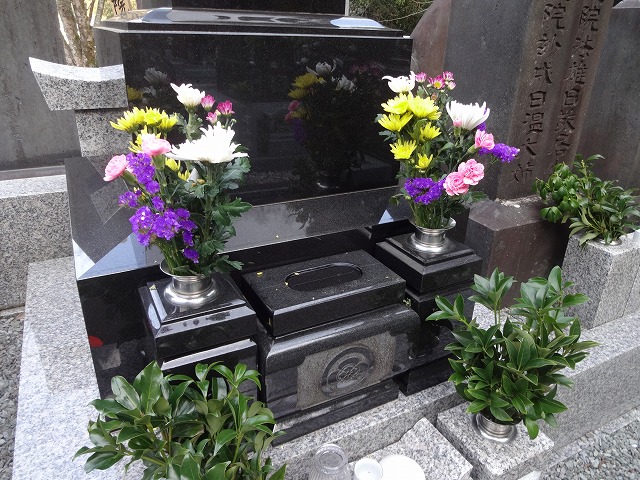 個人墓地の相続方法と必要な手続き